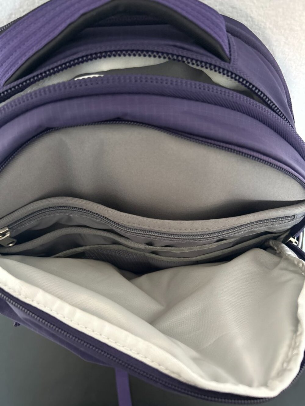 THE NORTH FACE WOMEN'S BOREALIS BACKPACK ETERNAL PURPLE - Picture 9 of 10